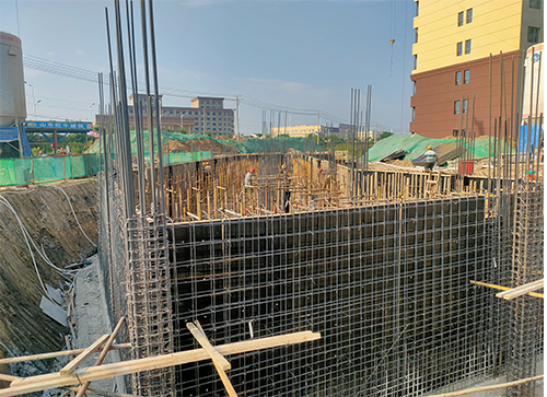 鳳凰城門市 